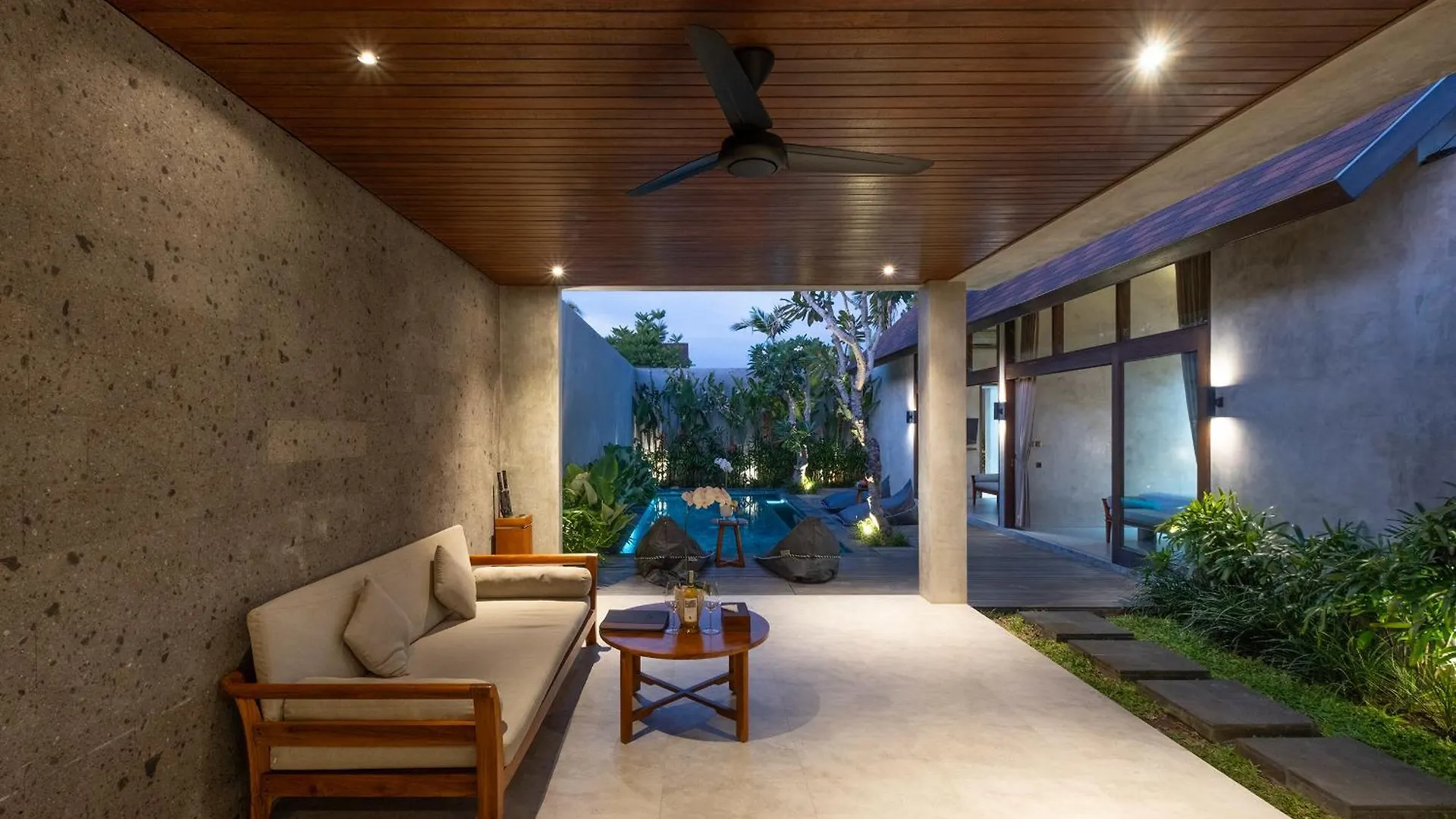 ヴィラ Taman Dharmawangsa Suites ヌサドゥア インドネシア